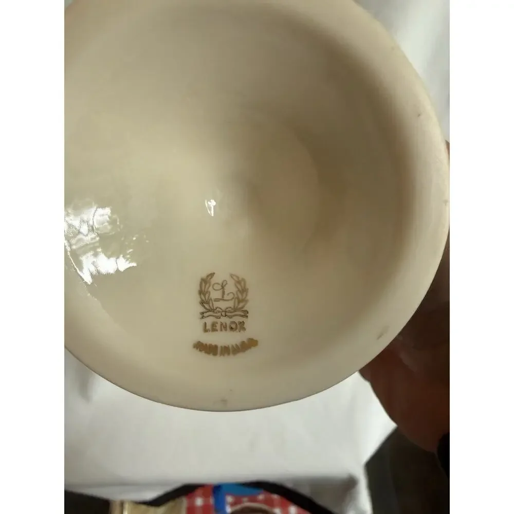 Lenox woodland pattern